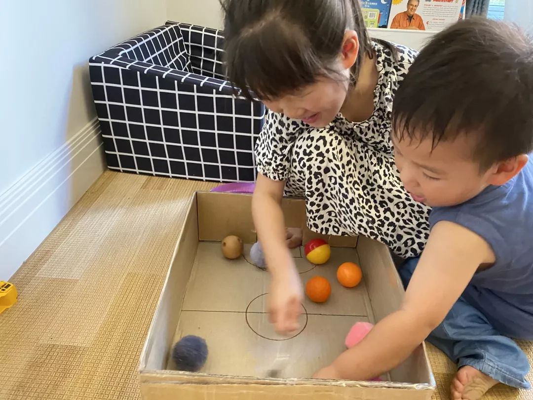 不用花钱就能玩的儿童游戏,十个小朋友玩游戏