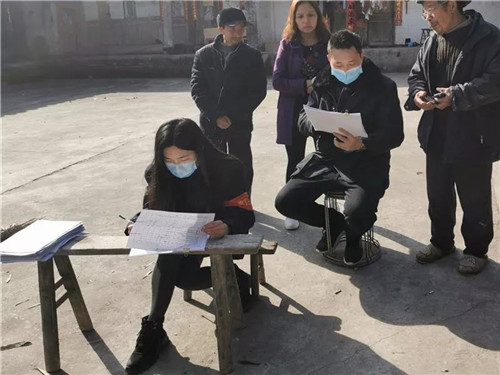 检察蓝关爱老人,检察蓝第一线