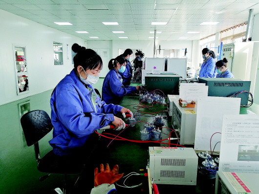 防疫生产两不误政企联动有序复工,防疫生产两不误全力以赴春耕