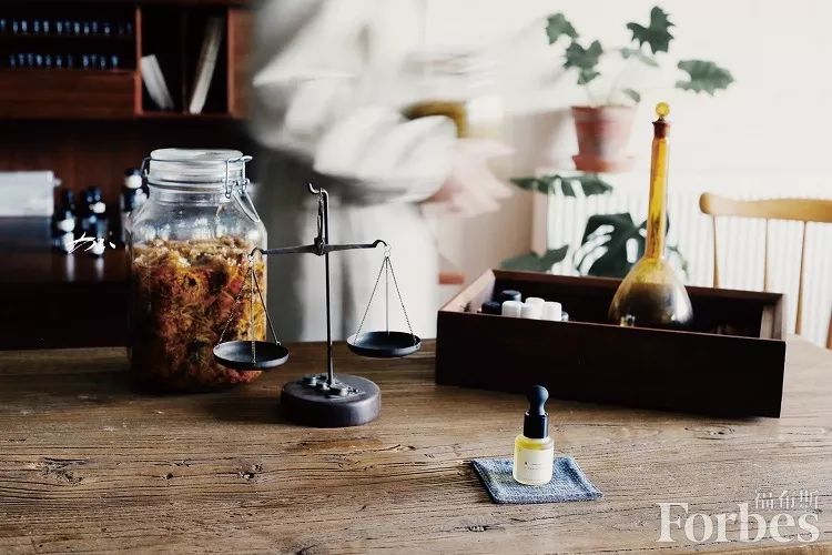 福布斯生活｜芳香疗法助你走出被困于疫情的情绪漩涡