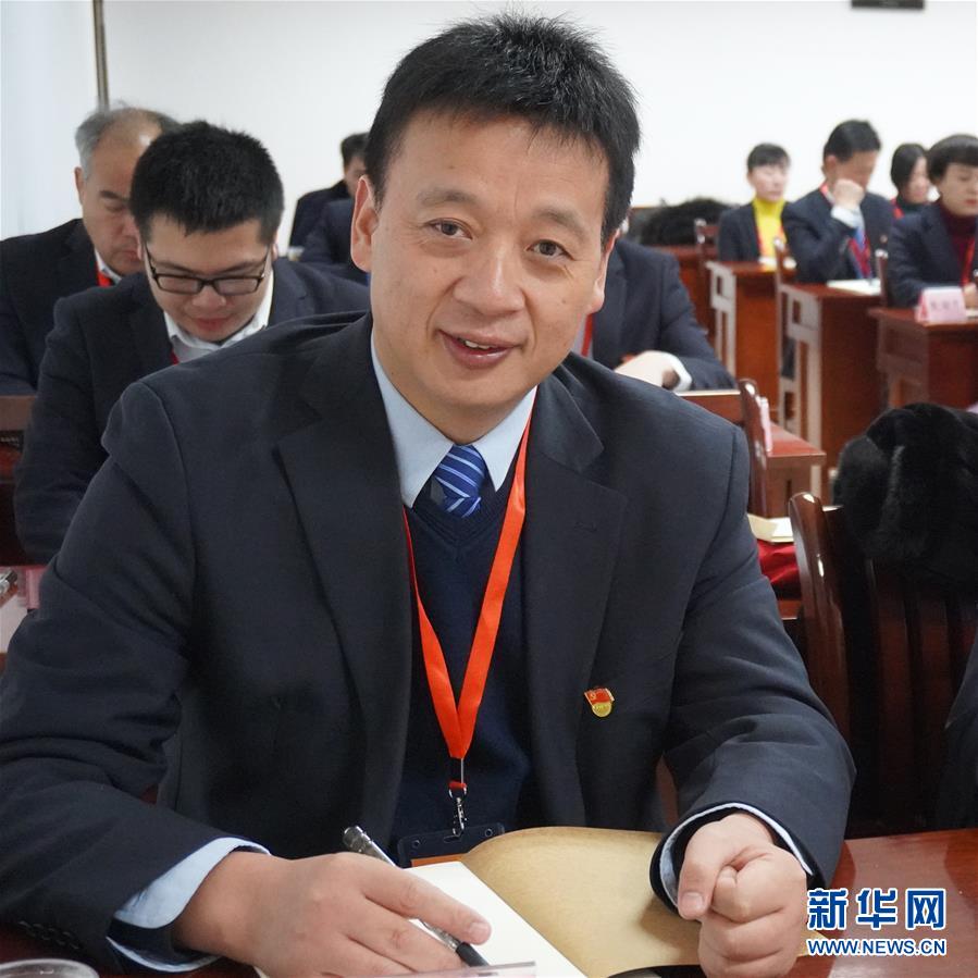 沧海横流惟英雄方显本色,沧海横流方显英雄本色朗诵