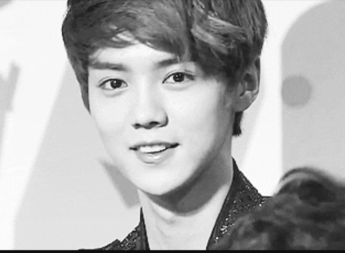 29岁鹿晗素颜录节目,鹿晗22岁超帅三屏