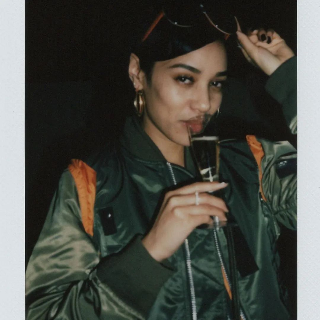 泡菲律宾火辣女孩、上身菲律宾牌子RHUDE是每一个潮人的幻想吧?