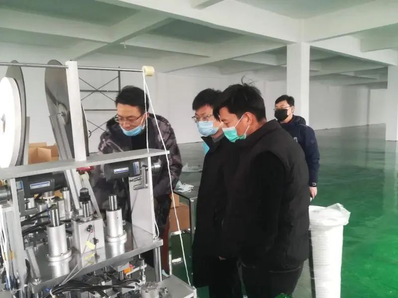 防护服日产5000件,防护服产量有增加但仍有缺口