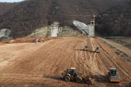 新番泥土的气息,新翻的泥土