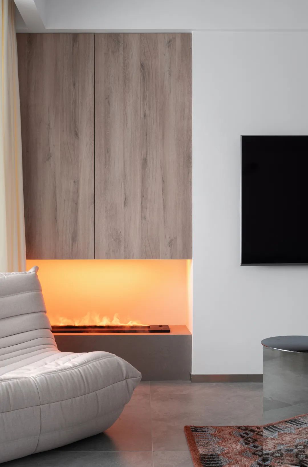 入门玄关连着小房间不浪费空间,现代化两边不靠墙入户玄关实用