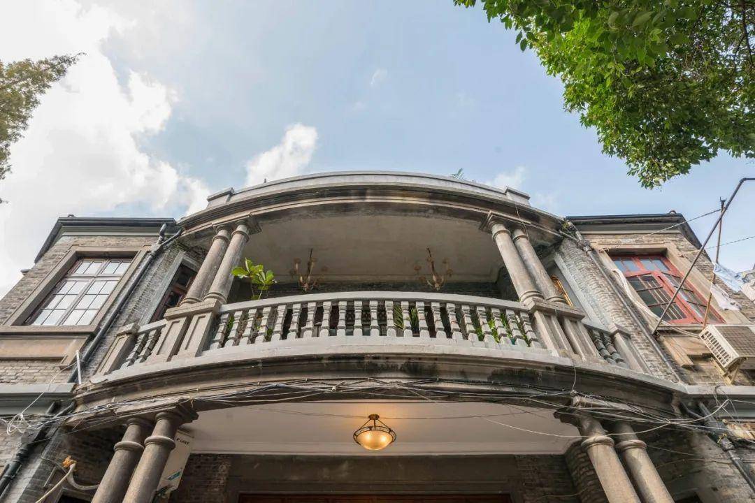 揭秘天价房交易，上海1.5亿豪宅主人现身