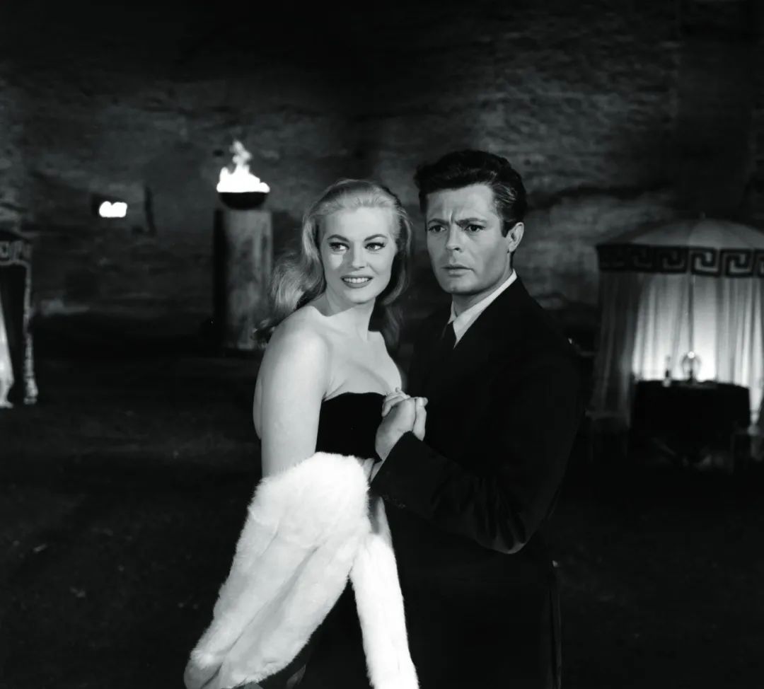 费里尼将梦糅进现实的魔法师|封面人物