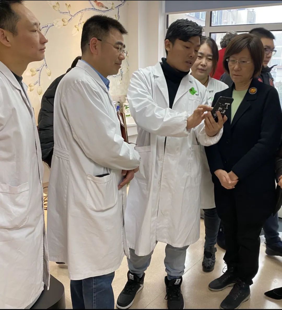 鏄ユ殩鑺卞紑鍔ㄨ捣鏉ュ箍鍦鸿垶,鏄ユ殩鑺卞紑鑸炲姩璧锋潵