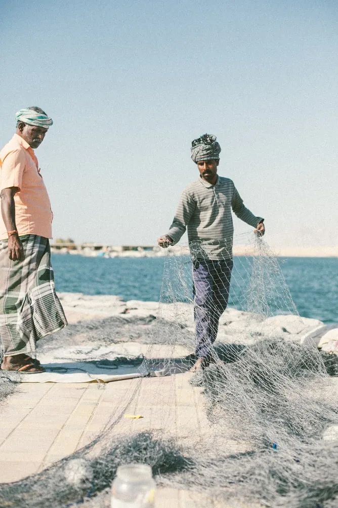 富到流油的阿联酋，穷人比黄金还多