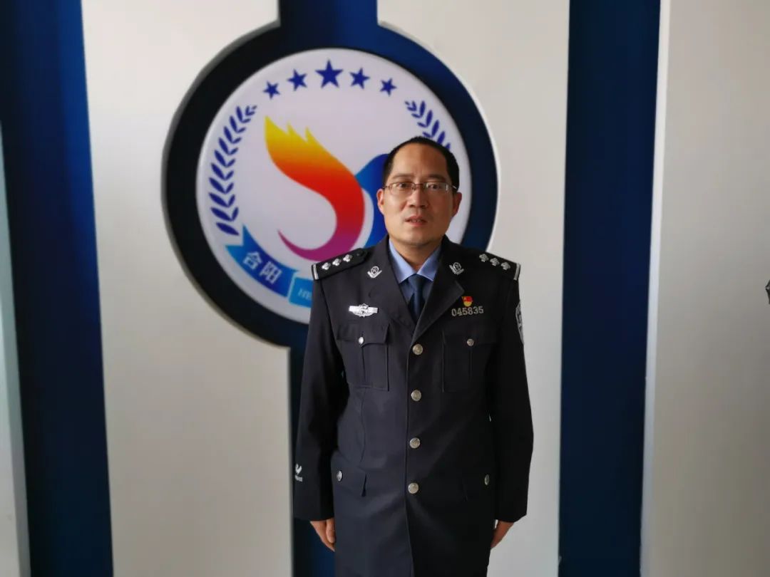 何武刚：勇毅笃行无私奉献，全心做公安科信“排头兵”