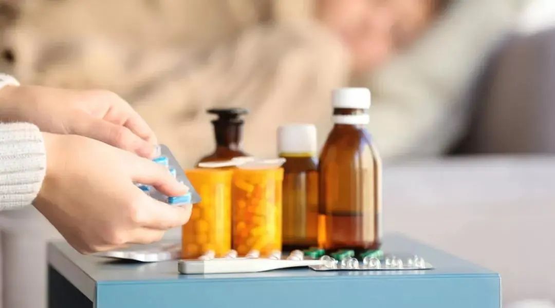 对于成人退烧药哪种副作用最小,儿童用的安全退烧药