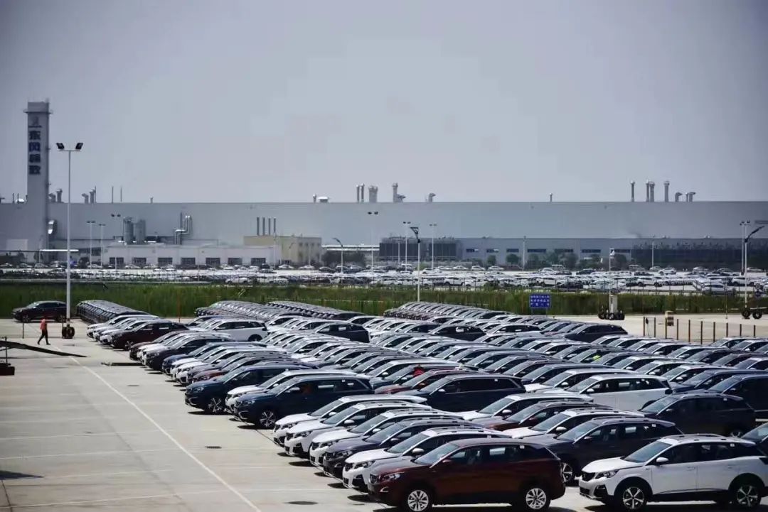 致菲亚特·克莱斯勒,二：中国人气愤的同时，意大利人脸上写满了尴尬