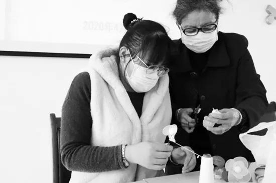 威海市开展清明节祭扫活动,别样清明一样情云上祭祀寄哀思