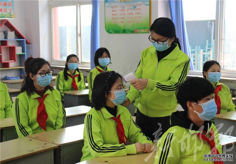 东常赦小学开展复学防控演练活动,干驿小学复学防疫演练