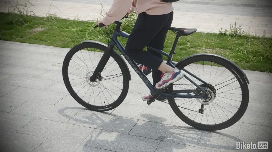 美骑测评风镜头盔,美骑评测复古通勤车