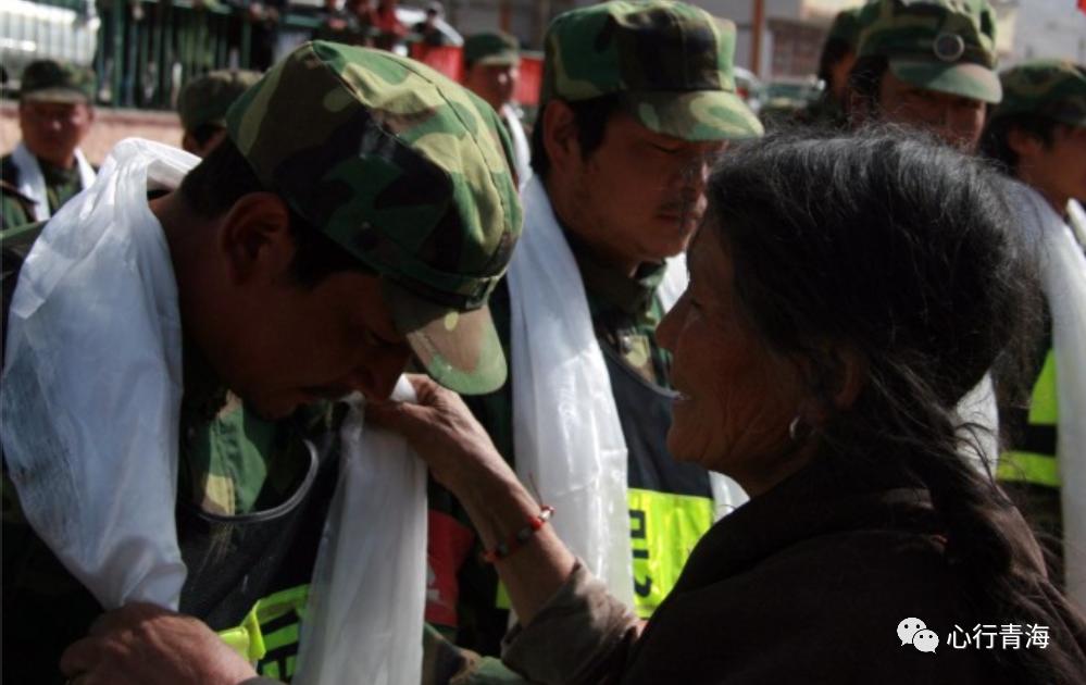 抗震救灾玉树,玉树不倒