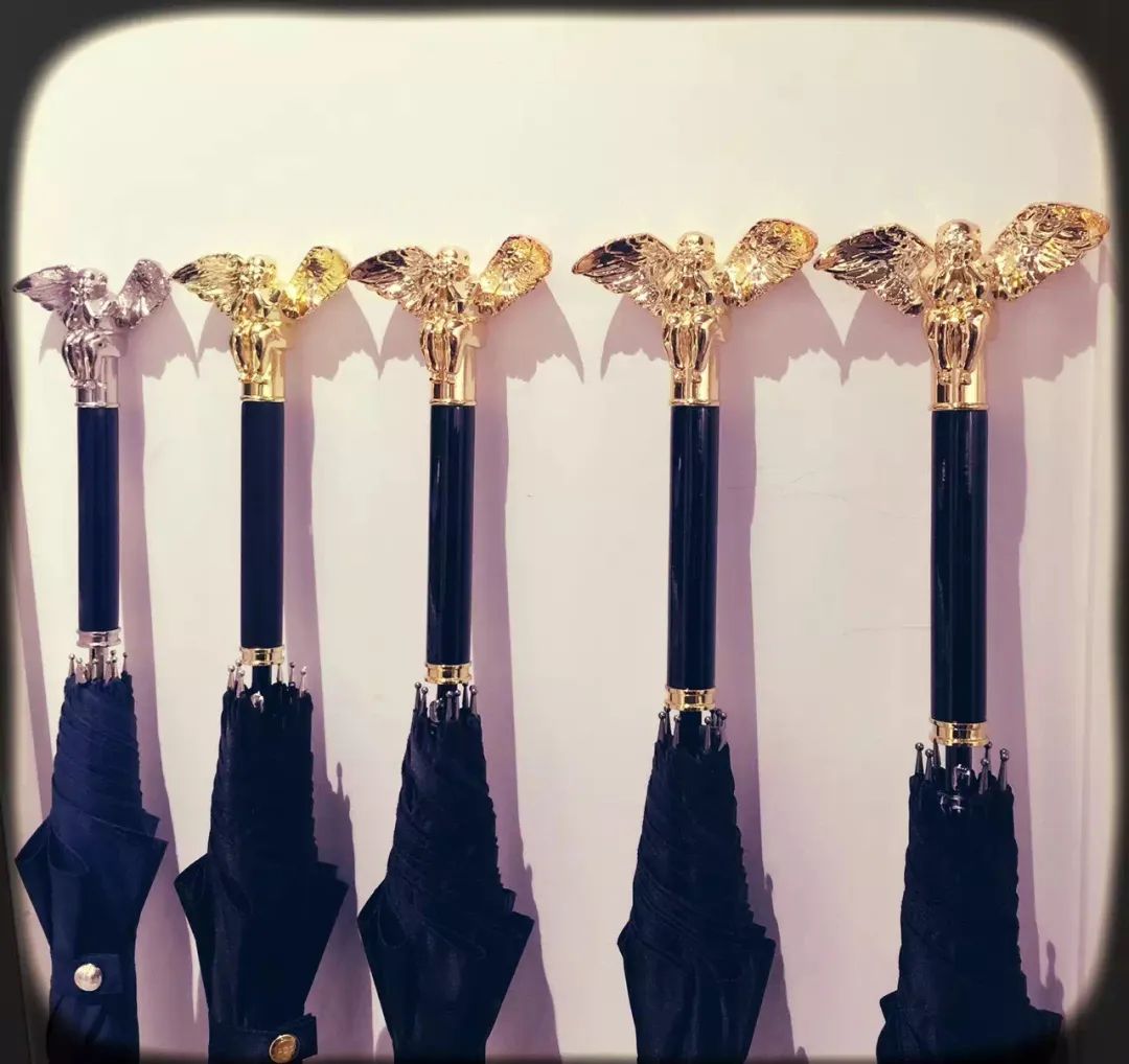 雨伞劳斯莱斯原声,劳斯莱斯最便宜的一款雨伞