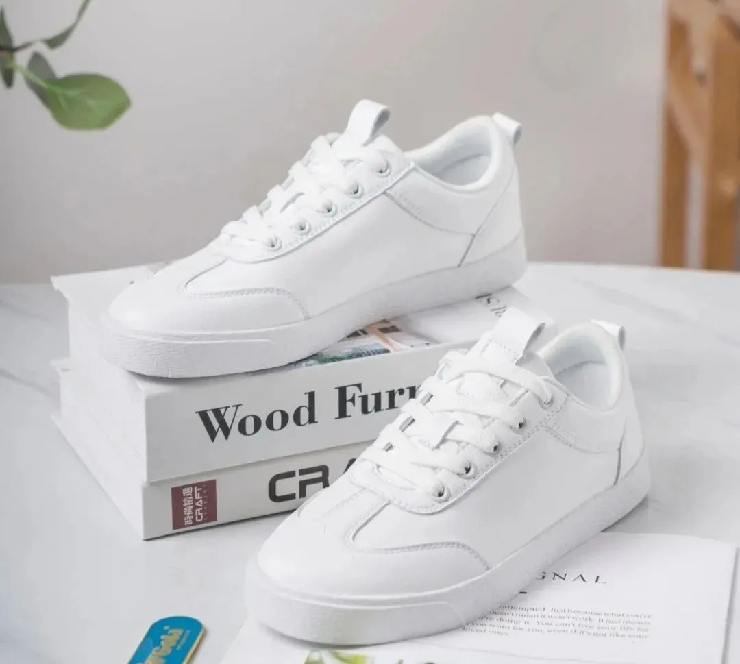 什么牌子小白鞋比较耐穿不累脚呢,小白鞋哪个款好穿舒服耐穿