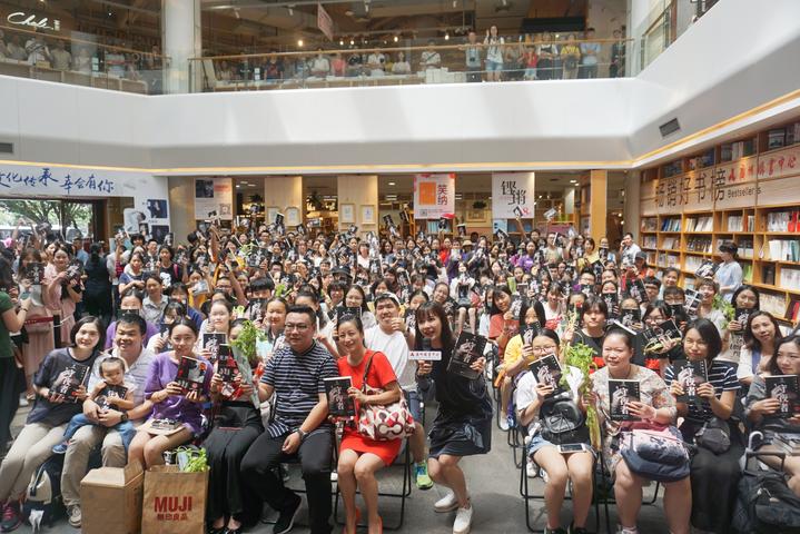 法医秦明直播探案12万人涌入围观,秦明法医在线直播