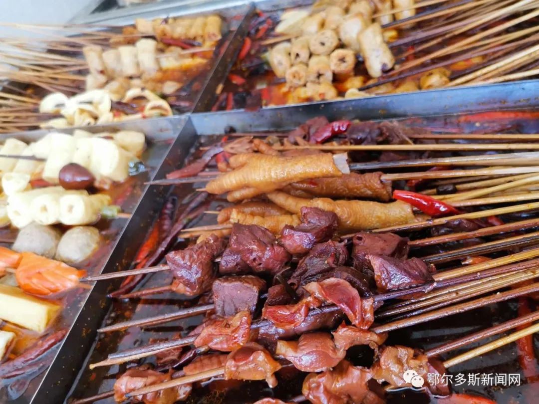 靠卖麻辣串起家！80后的他闯出了一片属于自己的天地