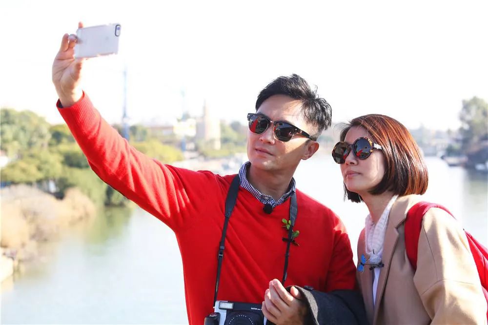 比起偶像恋爱,欺骗更令人伤心吧?