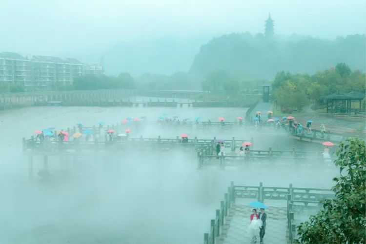 浜戝拰闈為仐,涓変唬鎵嬭壓浜虹殑鍧氭寔