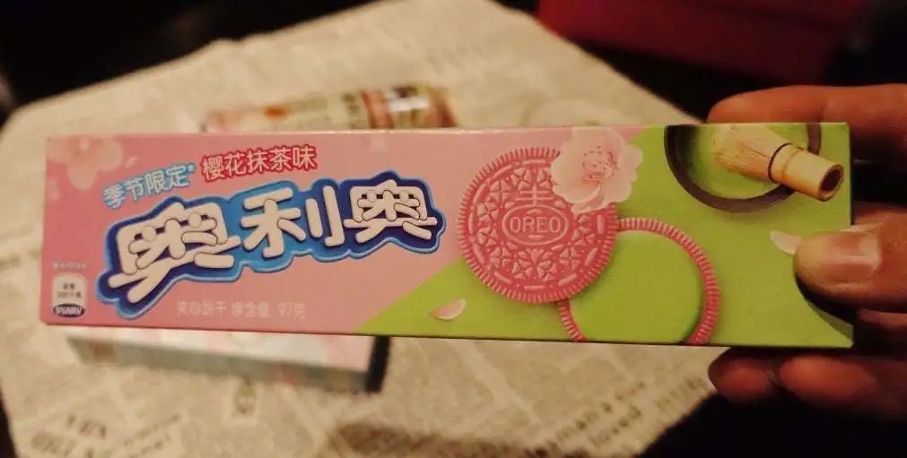 去便利店买吃的回来吃,去便利店买个东西