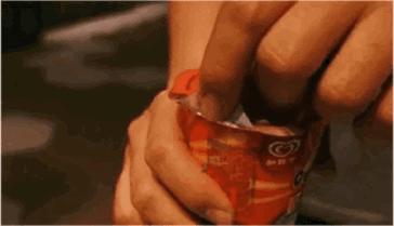 去便利店买吃的回来吃,去便利店买个东西