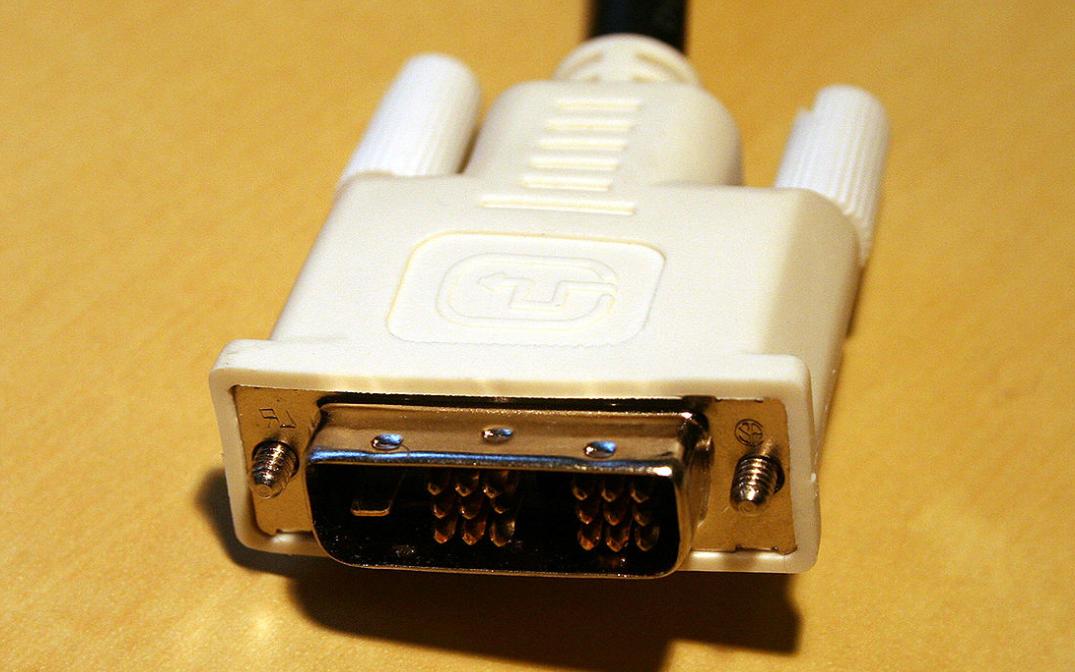 显示器上接口和功能,现在最新的显示器接口