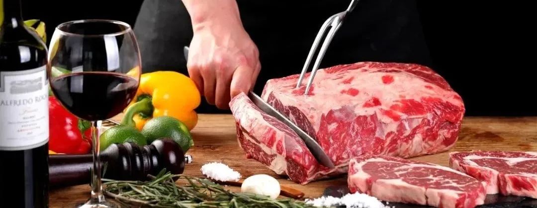 不热不堵人不多,城中开房度假难道不够爽吗?丨寻味