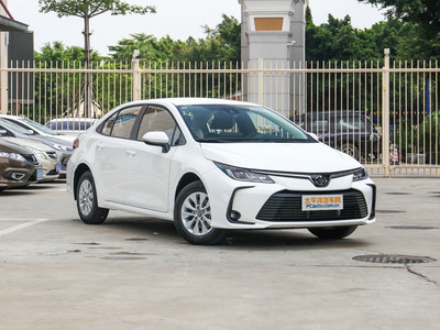 美女伴娘买车记她为何心动最低配卡罗拉？