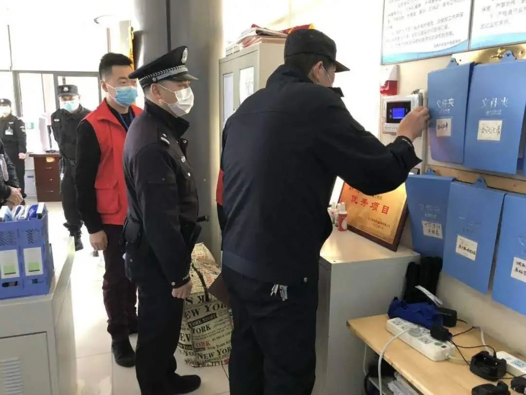 贺明清:坚守“疫”线不退缩,彰显温江好“警色”