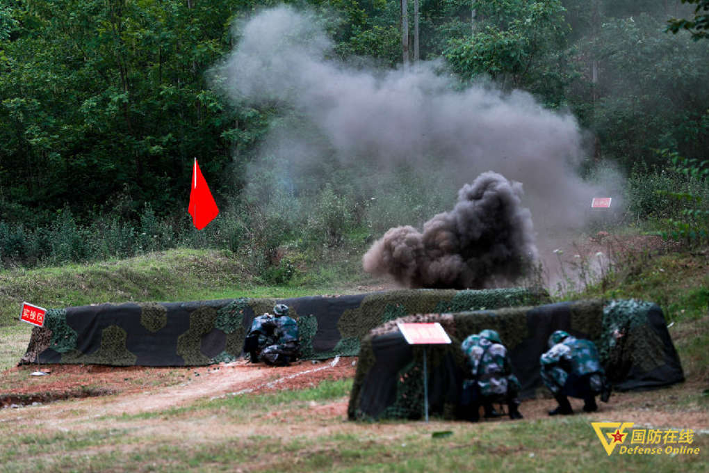 紧张刺激的感觉,别紧张第一视角体验手榴弹实投