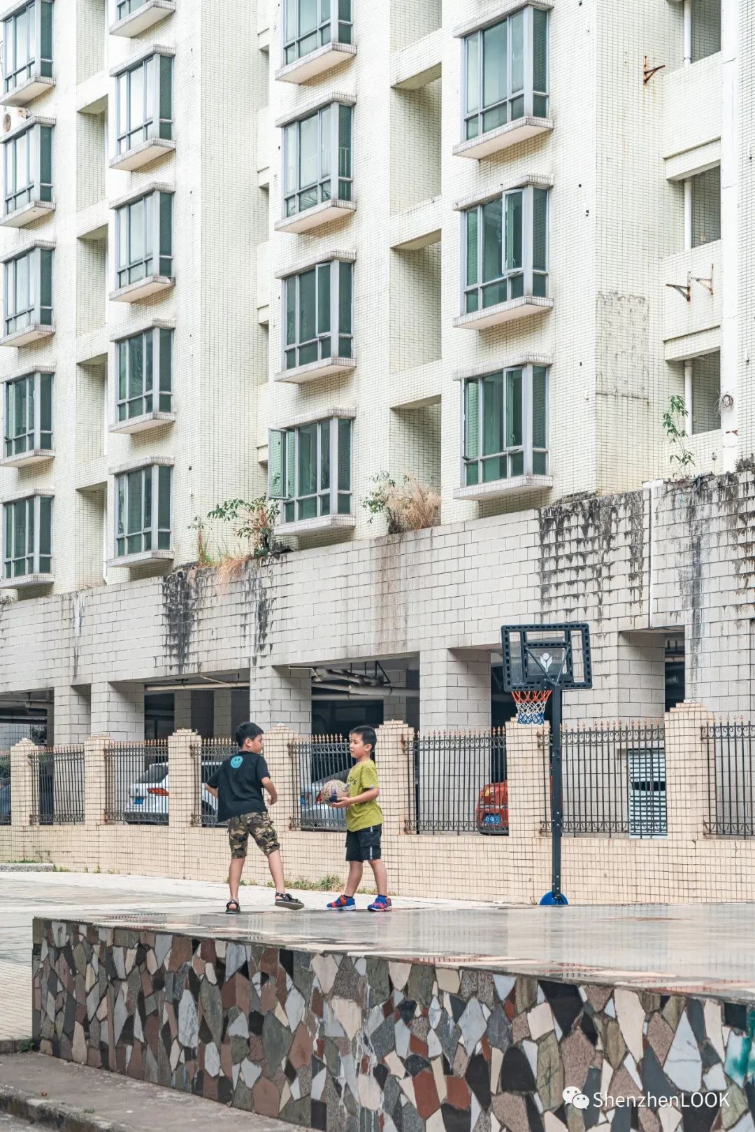 look这是什么牌子的包包,严浩翔说look这是tnt什么舞台