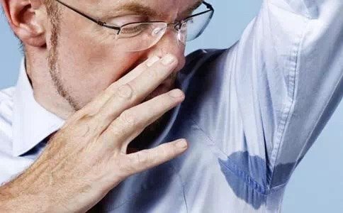 夏天还在为腋下有异味烦恼吗,夏天怎么防止腋下的尴尬