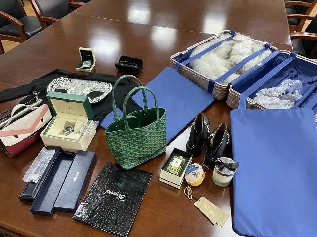 不得不防！“塑料闺蜜”偷拿钥匙入室掉包名牌