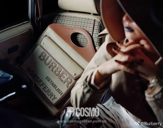 宋祖儿的包包里有什么,宋祖儿包包里面的东西