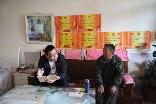 患上面瘫，宜君这位第一书记也坚持工作在扶贫第一线