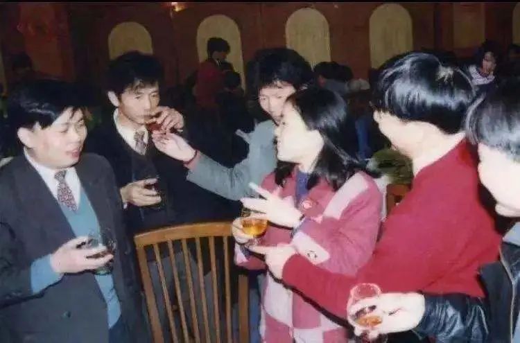 段永平再投拼多多,段永平打高尔夫