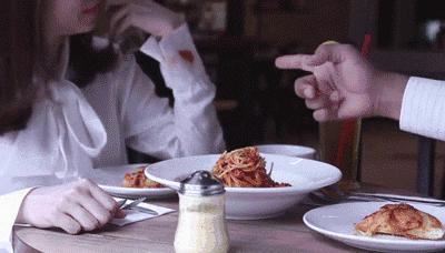 什么牌子去衣服油污最好,去除衣物油污推荐