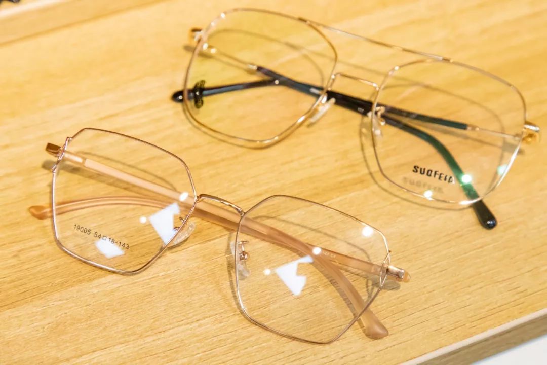 蔡司依视路镜片五折送镜框,蔡司依视路3.6折多少钱