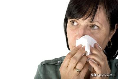 打哈欠就流泪是什么原因,打哈欠会流泪是什么原因