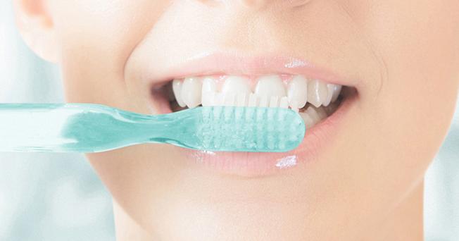 口腔溃疡去火牙膏,牙龈出血而且口腔溃疡口臭的牙膏