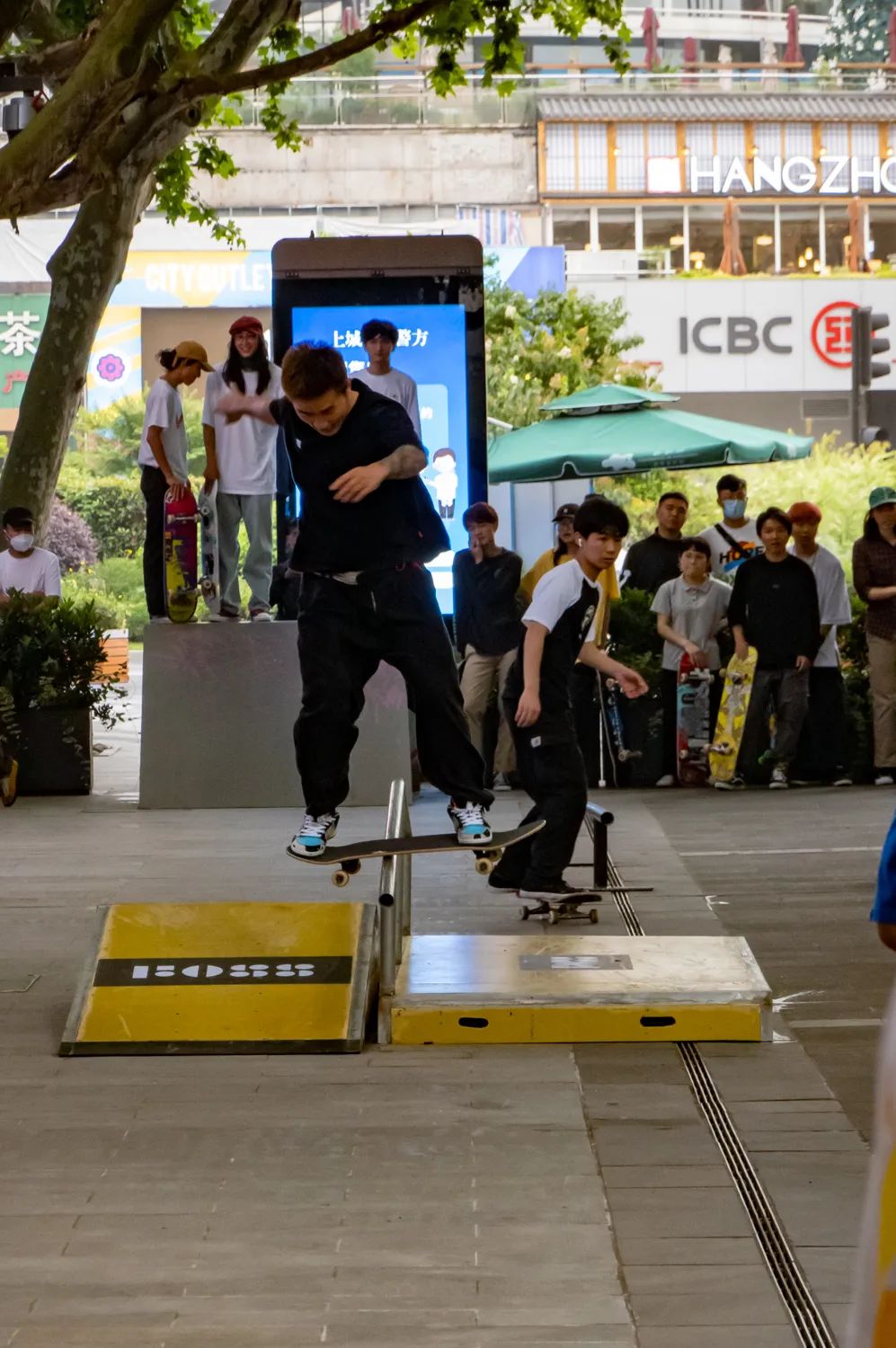 杭州FOSS发售年度理财产品？NikeSBxBenJerry’s合作款为何被炒出天价