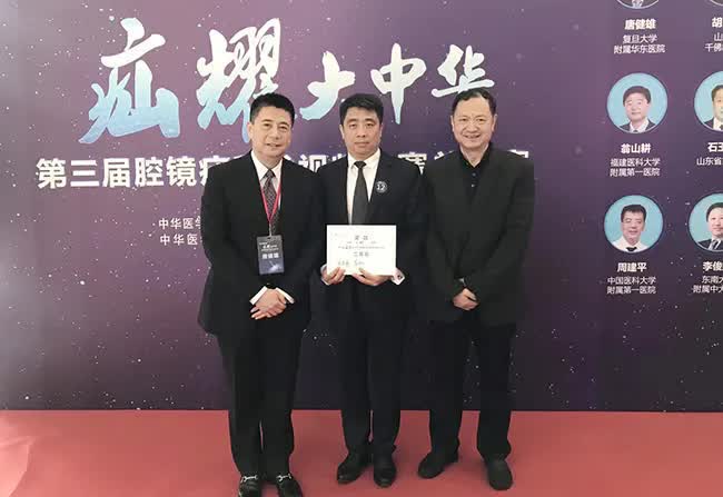 单孔腹腔镜手术疤痕大吗,四孔腹腔镜胆囊切除术