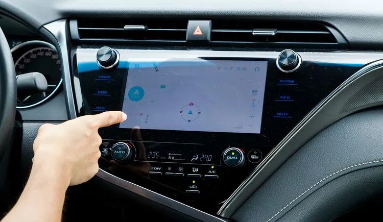 灵魂拷问：补贴6万，他真会把雅阁换成凯美瑞吗？