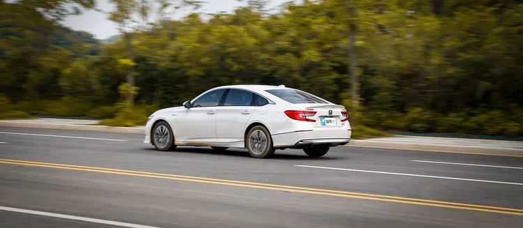 灵魂拷问:补贴6万,他真会把雅阁换成凯美瑞吗?