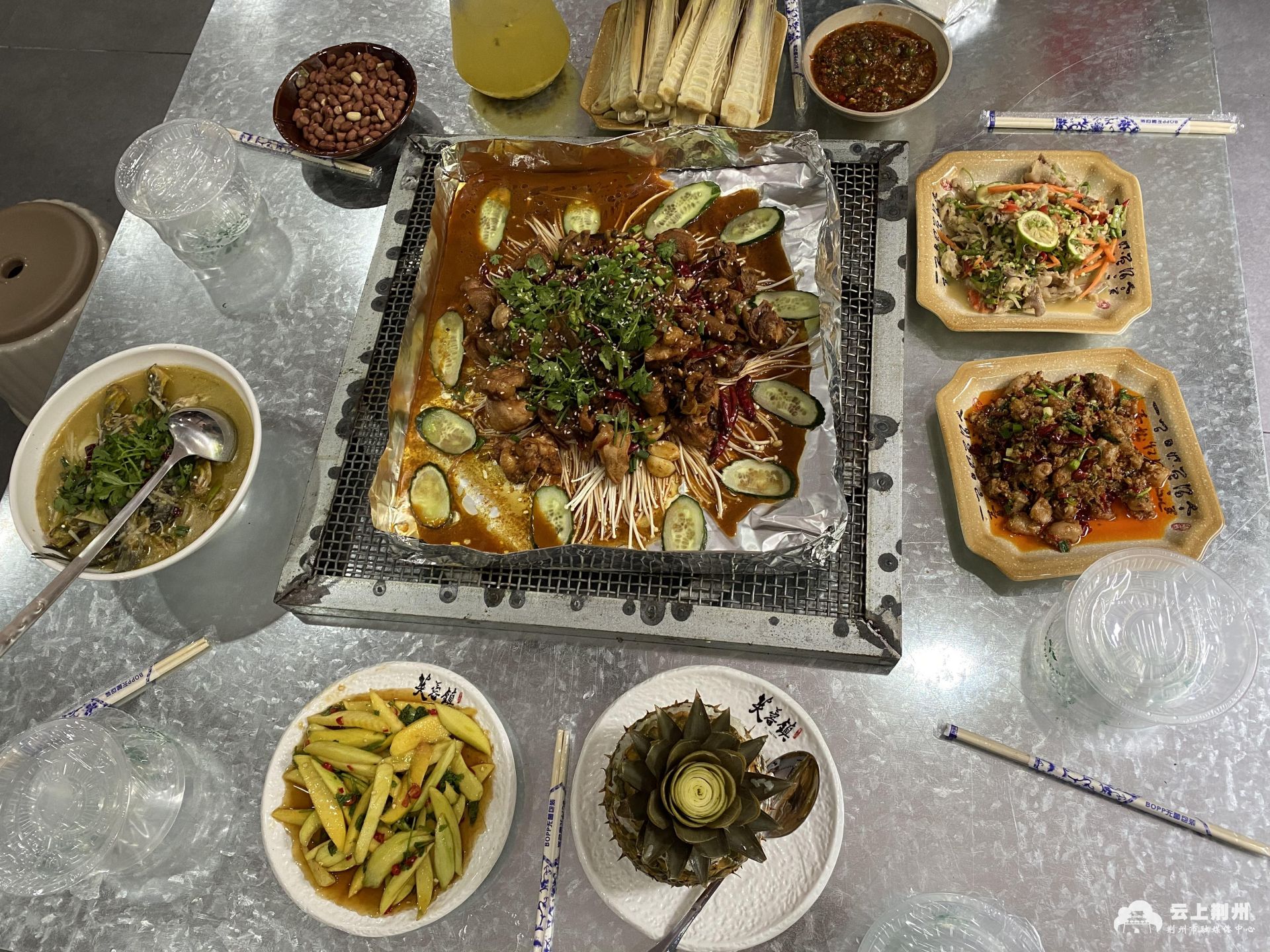 瞄准商机在荆州开店这名傣家妹子不简单