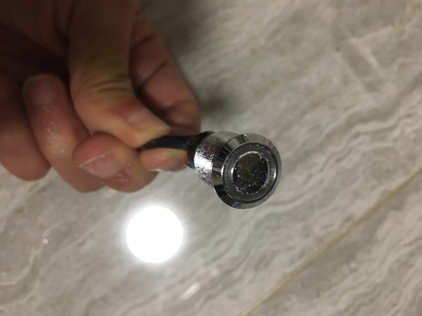 旧电瓶自制夜钓电源,旧电瓶变废为宝